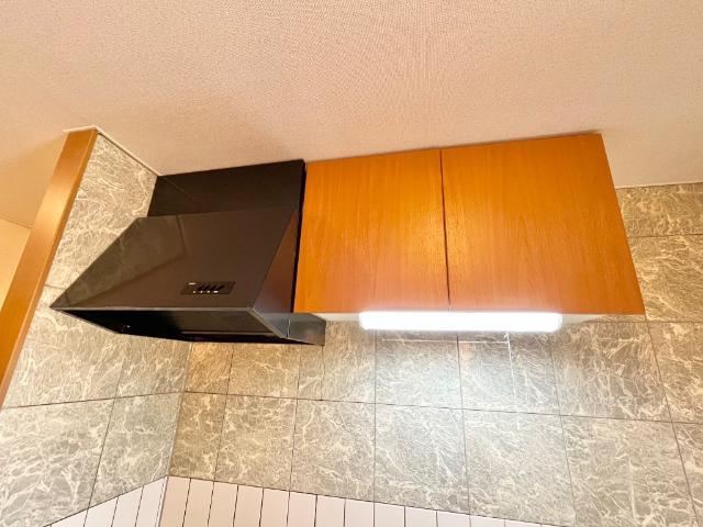 サウスウィンドのキッチン|キッチン上部収納