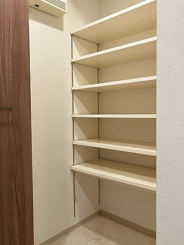 ライオンズ札幌大通グランフォートの玄関|シューズクローク
