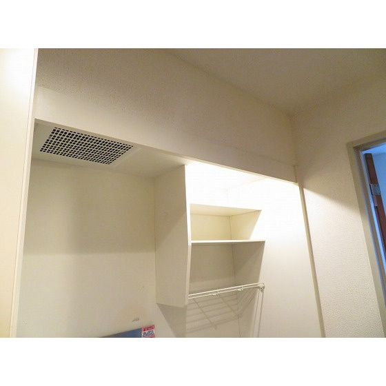 アベニール曙橋のキッチン|キッチン上収納