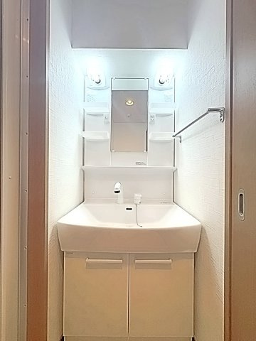 アーデルコート岩崎台の独立洗面台
