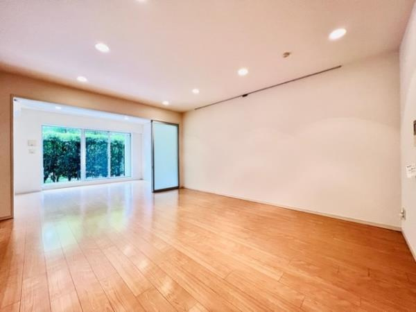 Ｂｒｉｌｌｉａ　ｉｓｔ　三軒茶屋　ブラッサムテラスの居間・リビング