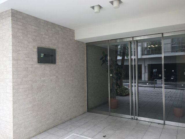 イーリスコート桜上水のエントランス