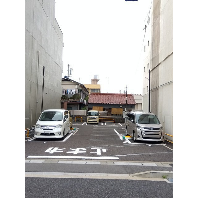 桜通4丁目駐車場の外観