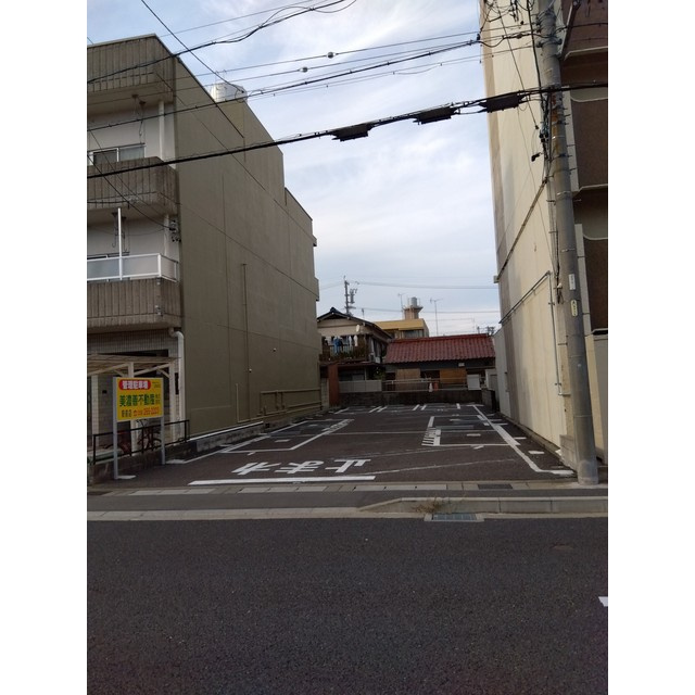 桜通4丁目駐車場