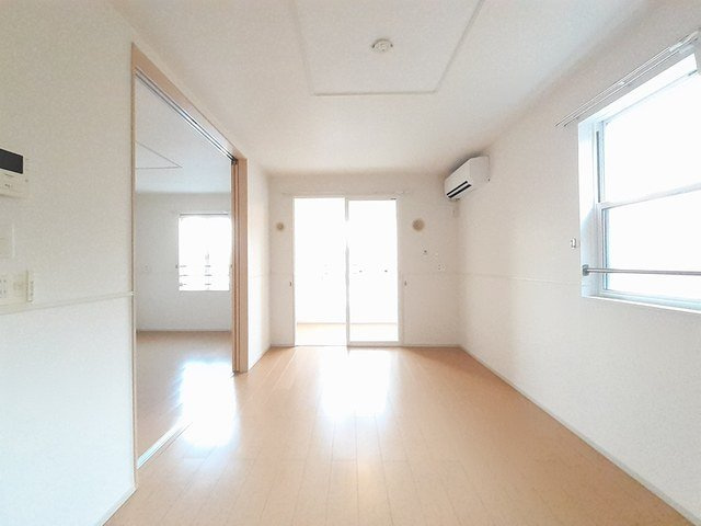 ウィンクルム　Ⅰの居間・リビング|こちらの居間で趣味の時間をお楽しみください