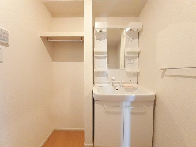 フェリーチェ向新庄の洗面所|コンパクトで使いやすい洗面所