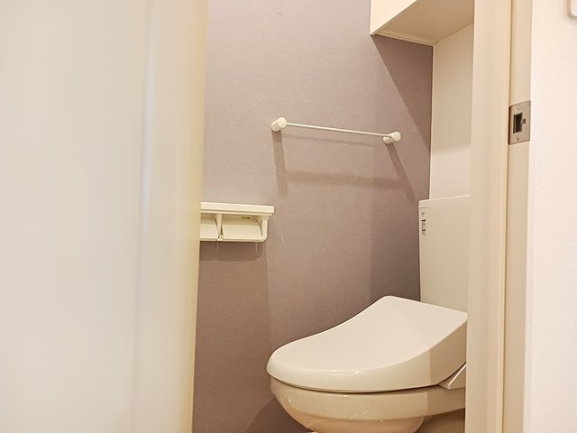 スマイル　エビスのトイレ|落ち着いた色調のトイレです