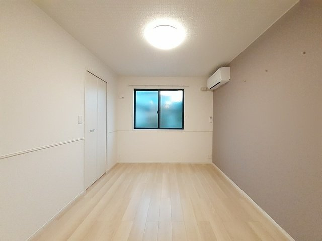 イタニティー富山の内装|明るい室内です