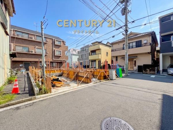 横浜市鶴見区本町通３丁目の新築一戸建の前面道路含む現地写真|車通りが少ない為、小さなお子様にも安心です。
是非一度、現地へ起こしください。