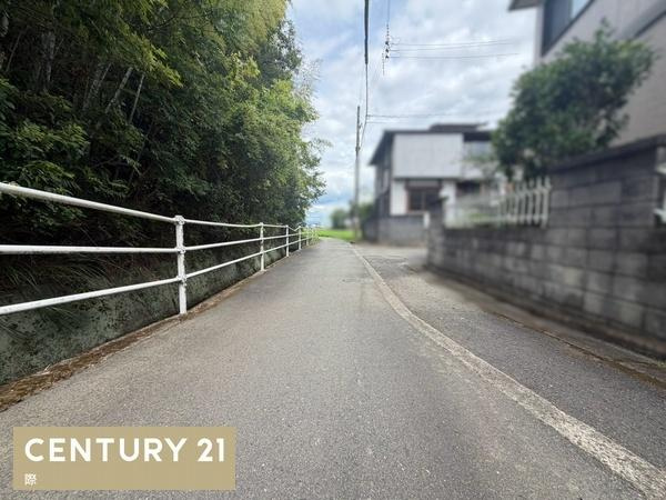 貴志川町長山　土地の前面道路含む現地写真
