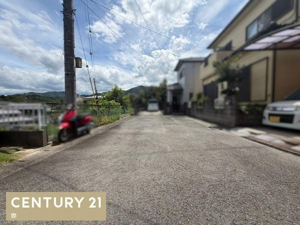 海南市阪井　土地の前面道路含む現地写真