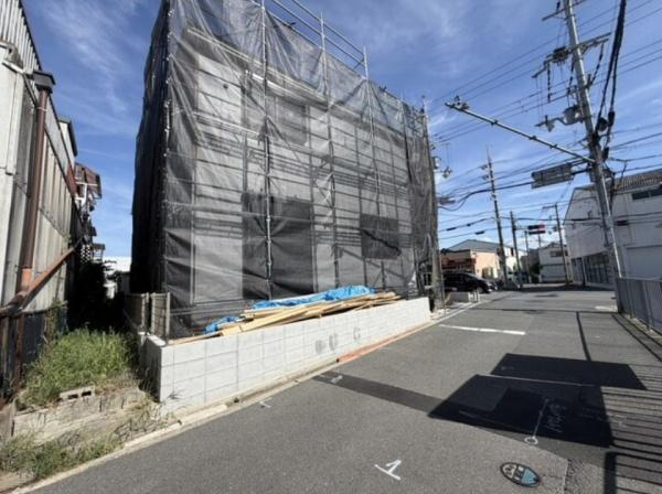 枚方市 野村北町　第３　１号棟　新築 一戸建ての前面道路含む現地写真