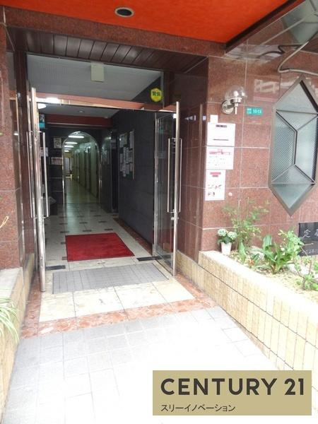 大阪市港区南市岡３丁目の賃貸マンションのエントランス