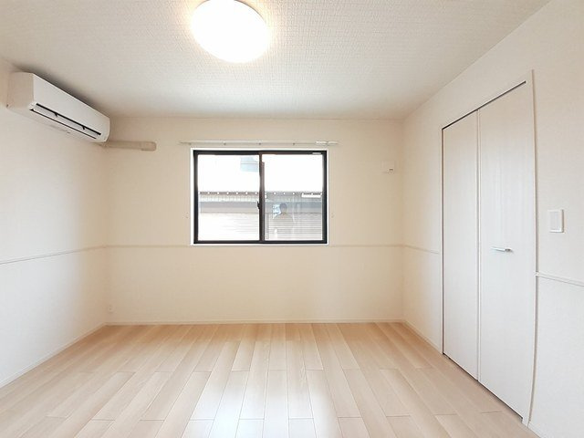 富山市四方荒屋のアパートの内装
