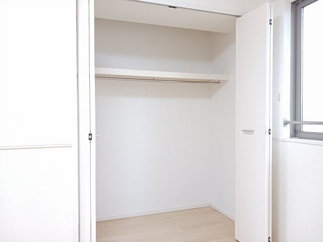 富山市赤田のアパートの収納