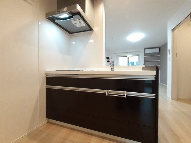 富山市北代のアパートのキッチン