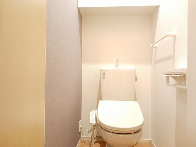 富山市赤田のアパートのトイレ