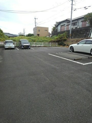 サンヒルズ上津の駐車場