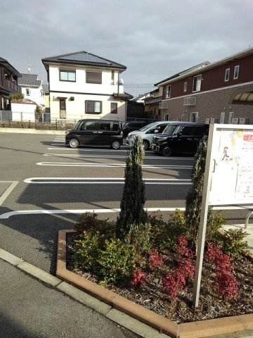 インペリアル上鶴　Ⅱの駐車場