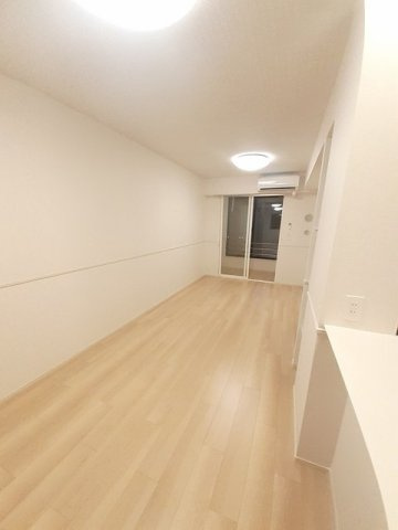 アヴニールＢの居間・リビング