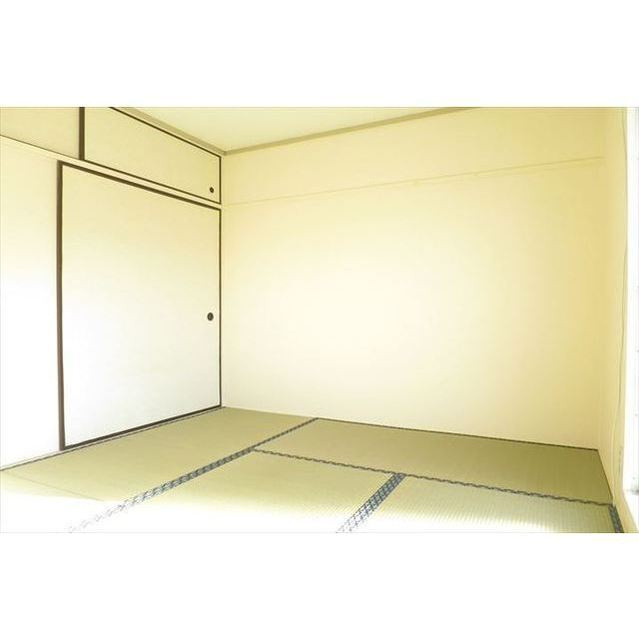 第1鞠子ロイヤルハイツの内装