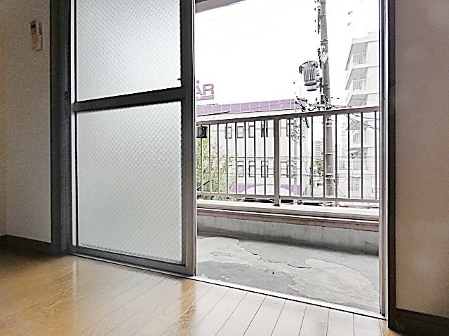肥後ビルのバルコニー