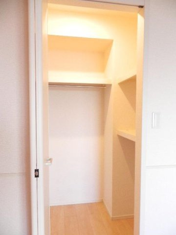 サン　エスポワールの収納