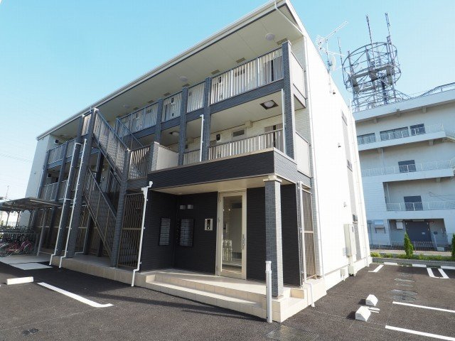 ＢＬＥＳＳ三郷　Ｂ棟の外観