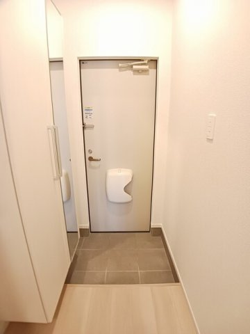 グレース・カーサ　２番館　Ａの玄関