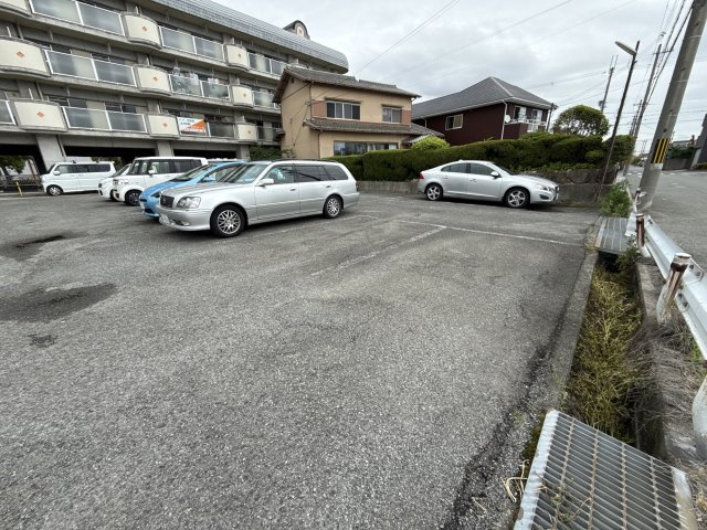 グランレナジア姫路の駐車場