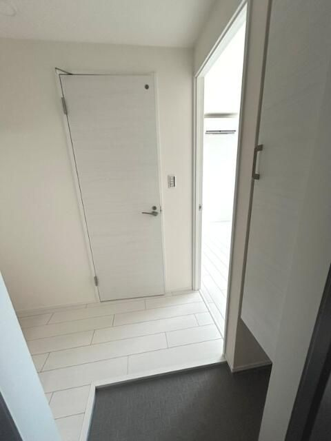 フラシア板橋本町の玄関