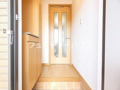 サクシードヒルの玄関|収納もある玄関です