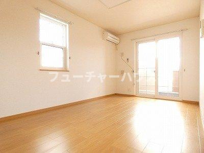 サクシードヒルの居間・リビング|こちらの居間で趣味の時間をお楽しみください