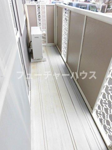 ニュープレイスのバルコニー