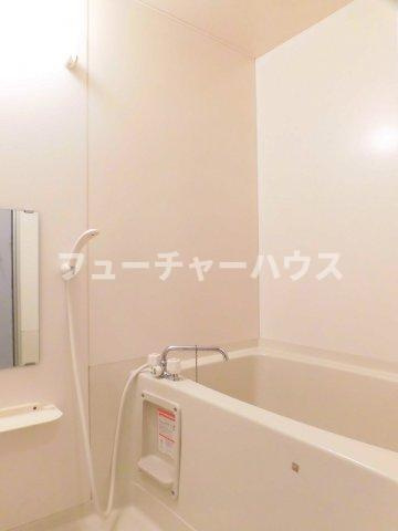 ニュープレイスの浴室