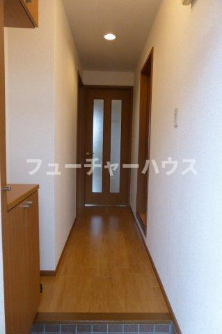 西小路ハイツⅡの玄関