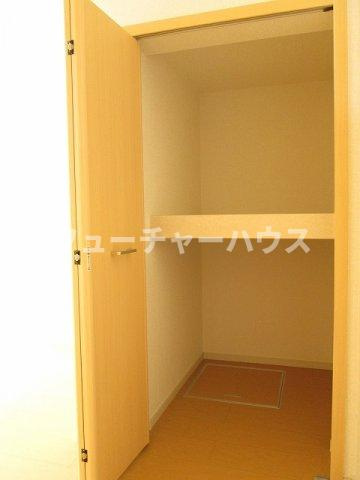 イセ　ソラージュⅡの収納