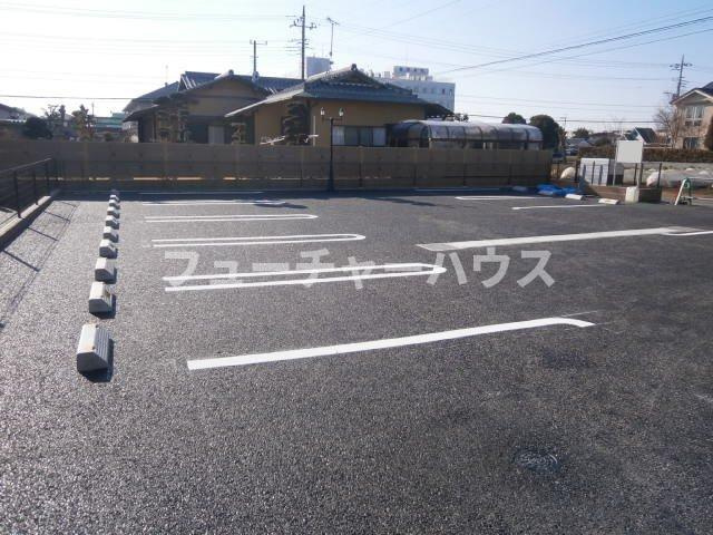 コーネルガーデンの駐車場