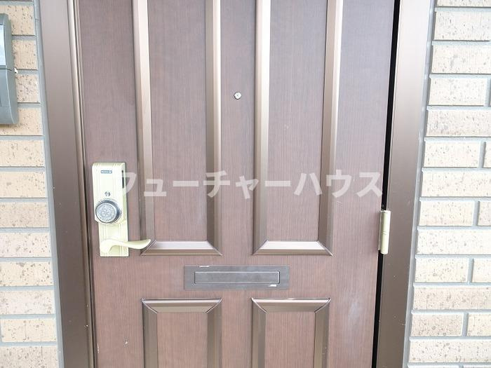 グレースヒルズ　Ⅰ・Ⅱの玄関