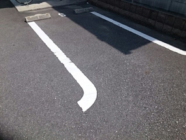 グランデ　フォルトゥーナの駐車場