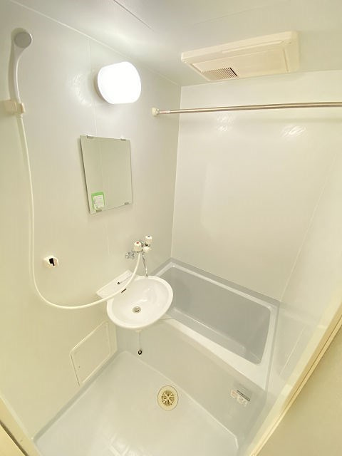 レオパレス西本町の浴室
