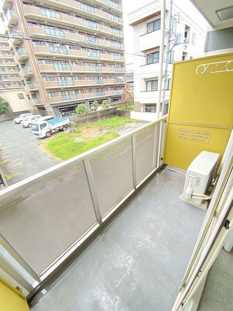 レオパレス西本町のバルコニー