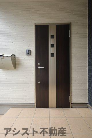 グレイス鯰田の玄関