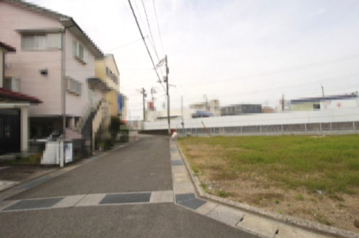 鴨部（平田団地）2号地　建築条件付　売土地　（全2区画）の前面道路含む現地写真