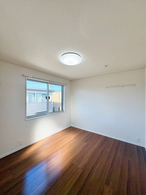 エコタウン三島の洋室