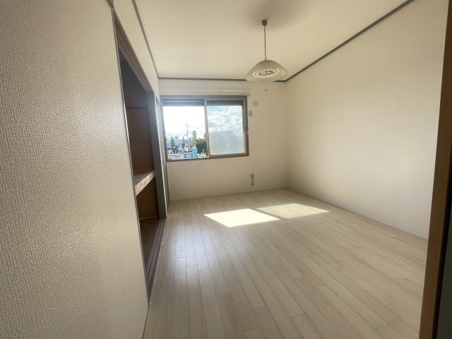 昭島市中神町２丁目のアパート