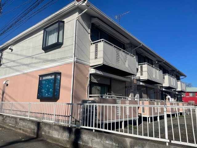 昭島市中神町２丁目のアパートの外観