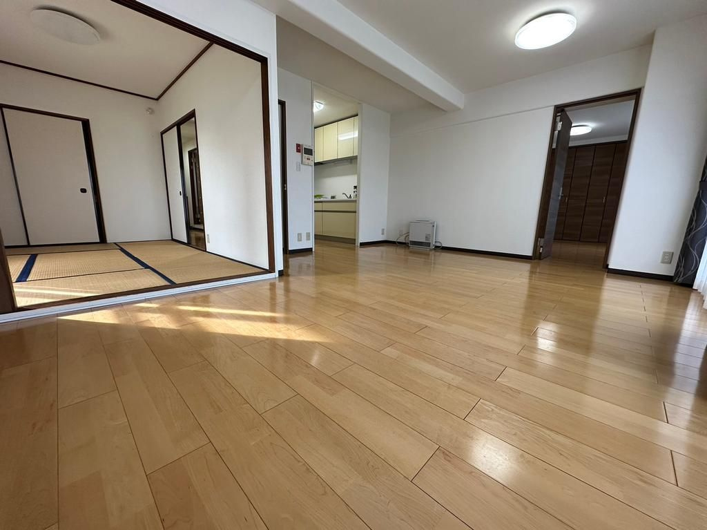 シャルム京橋の居間・リビング