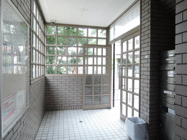 ファミールシーダのエントランス
