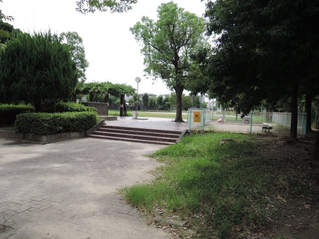 ファミールシーダの周辺